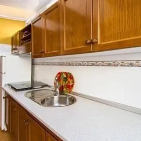 Apartament Yovalutres *